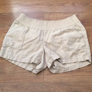 Maternity shorts Size M gap